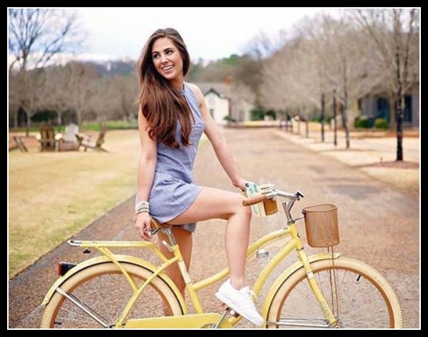 girls_on_bicycles_21