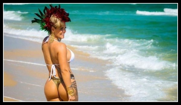 ladies_brazilian_beaches_23