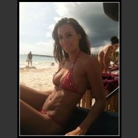 girls_in_bikini_11