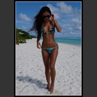 girls_in_bikini_13