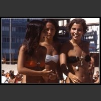 Stare zdjęcia z brazylijskich plaż z 1970 r....